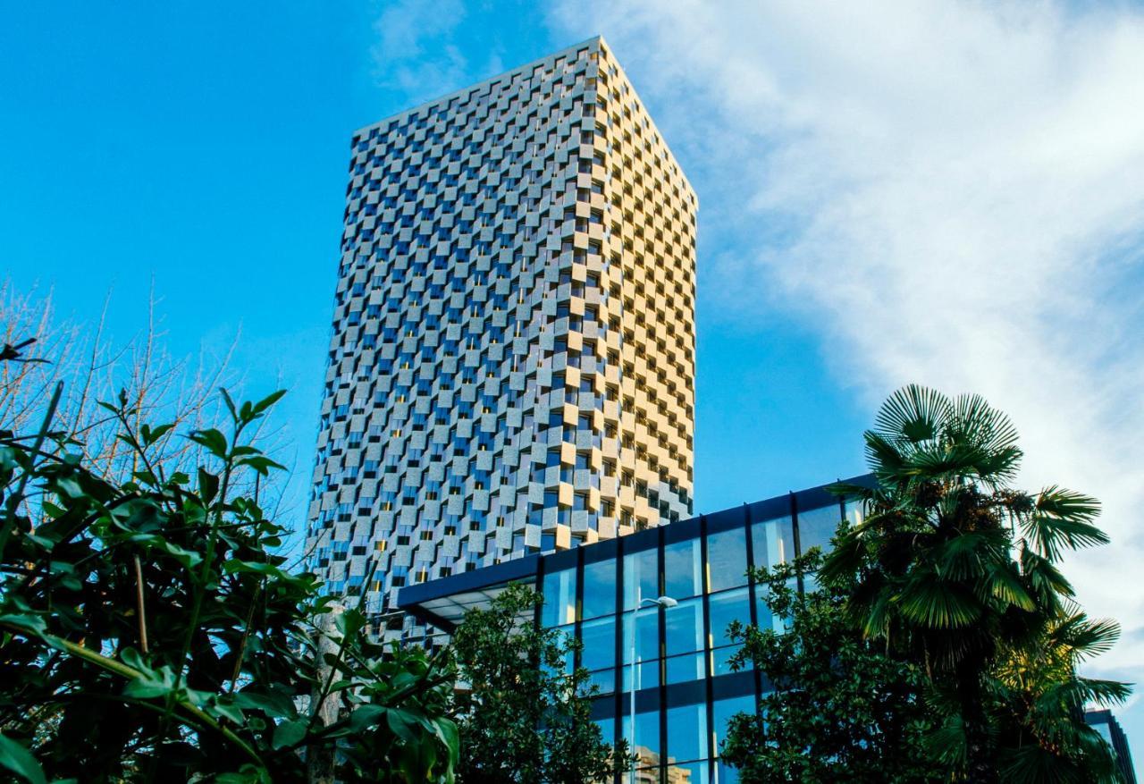 Maritim Hotel Plaza Tirana Eksteriør billede The hotel in 2019