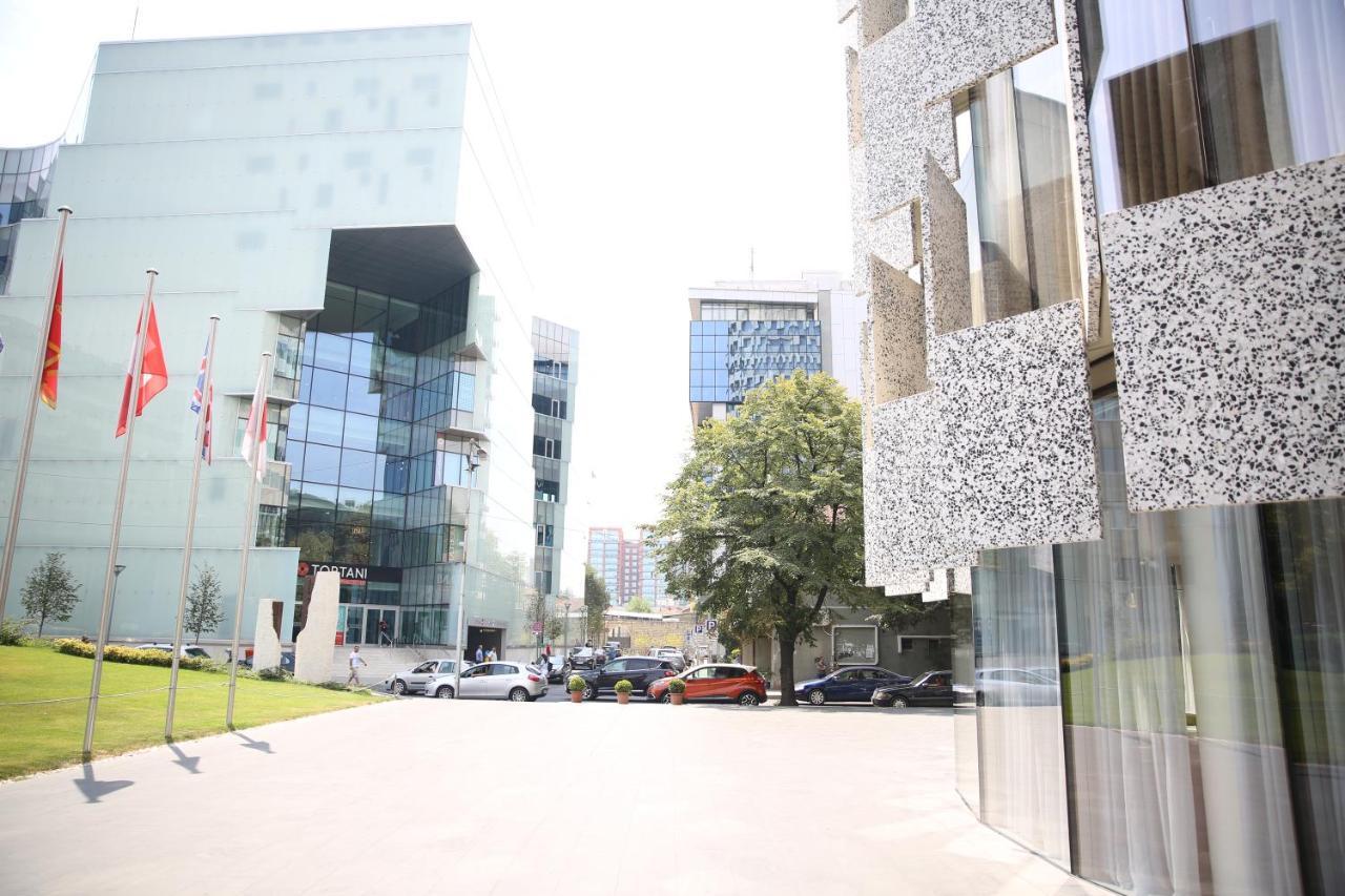 Maritim Hotel Plaza Tirana Eksteriør billede The campus of the University of Novi Sad