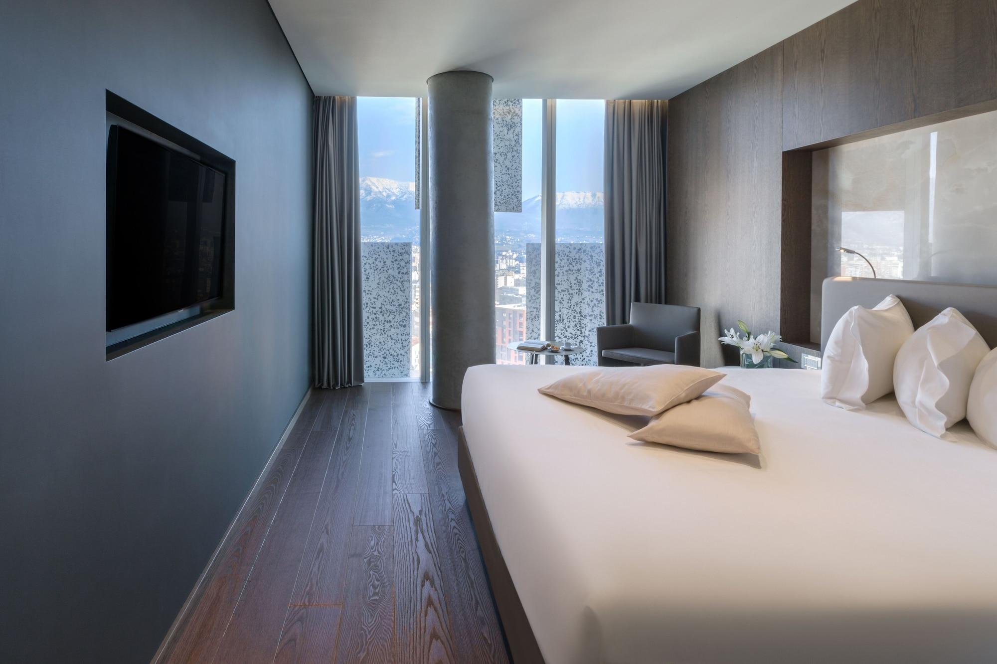 Maritim Hotel Plaza Tirana Eksteriør billede Deluxe room
