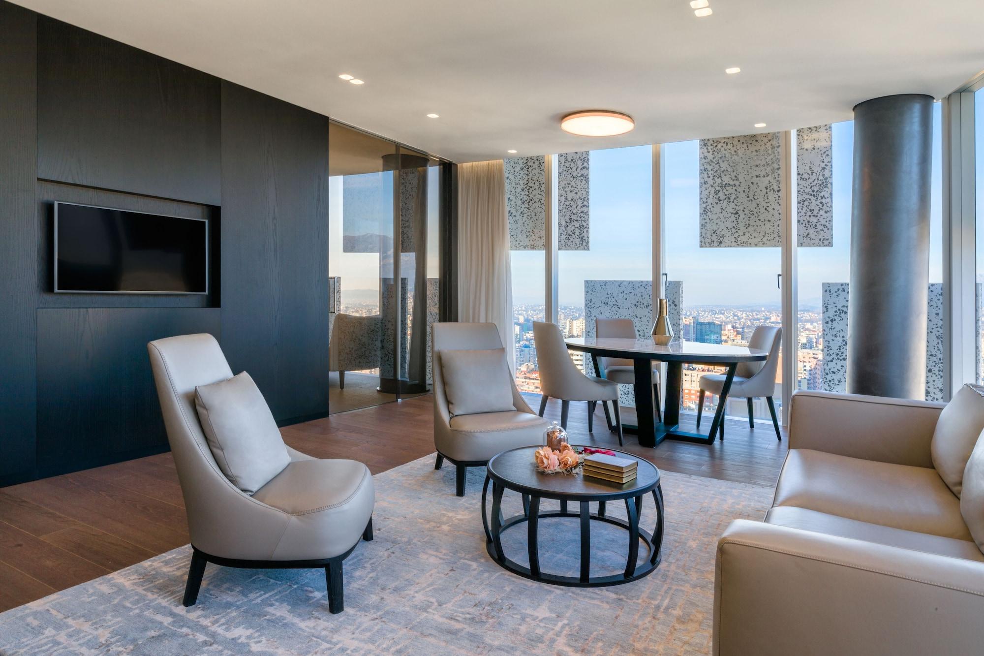 Maritim Hotel Plaza Tirana Eksteriør billede The living room of a Sky Villa