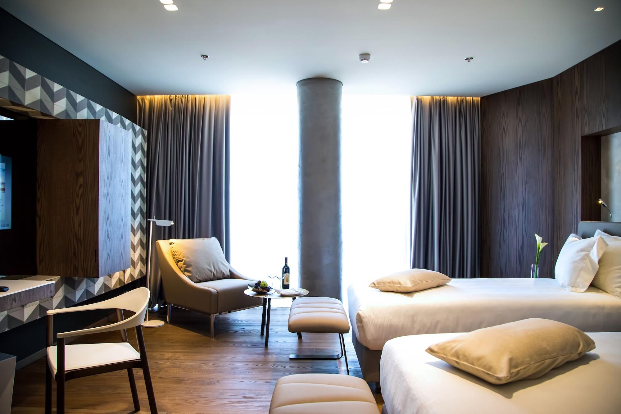 Maritim Hotel Plaza Tirana Eksteriør billede Deluxe Room