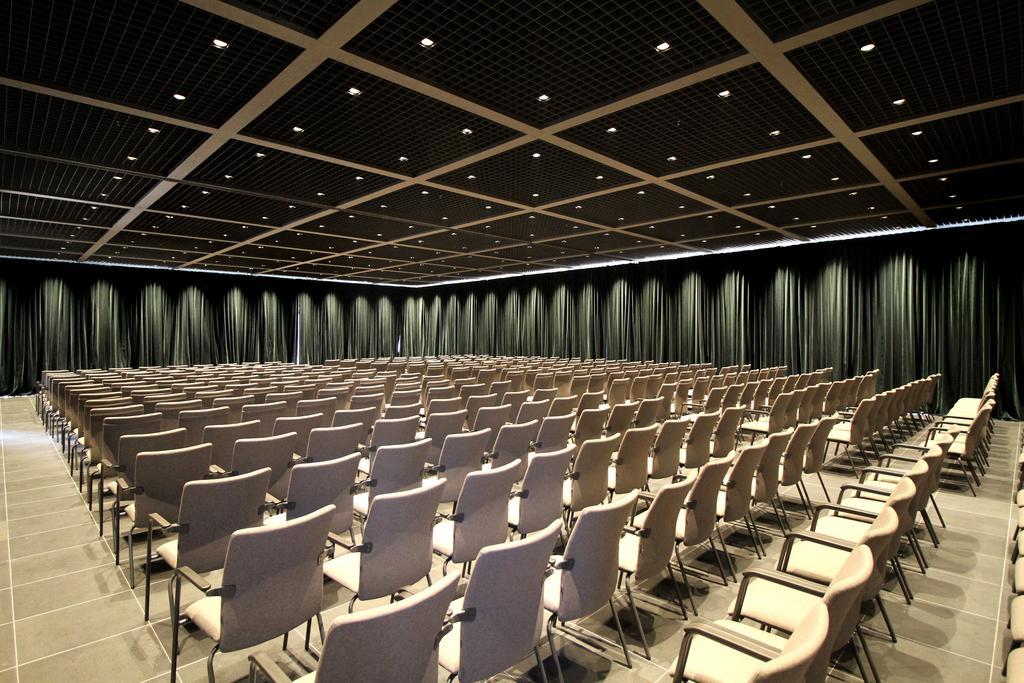 Maritim Hotel Plaza Tirana Eksteriør billede The European Economic and Social Committee