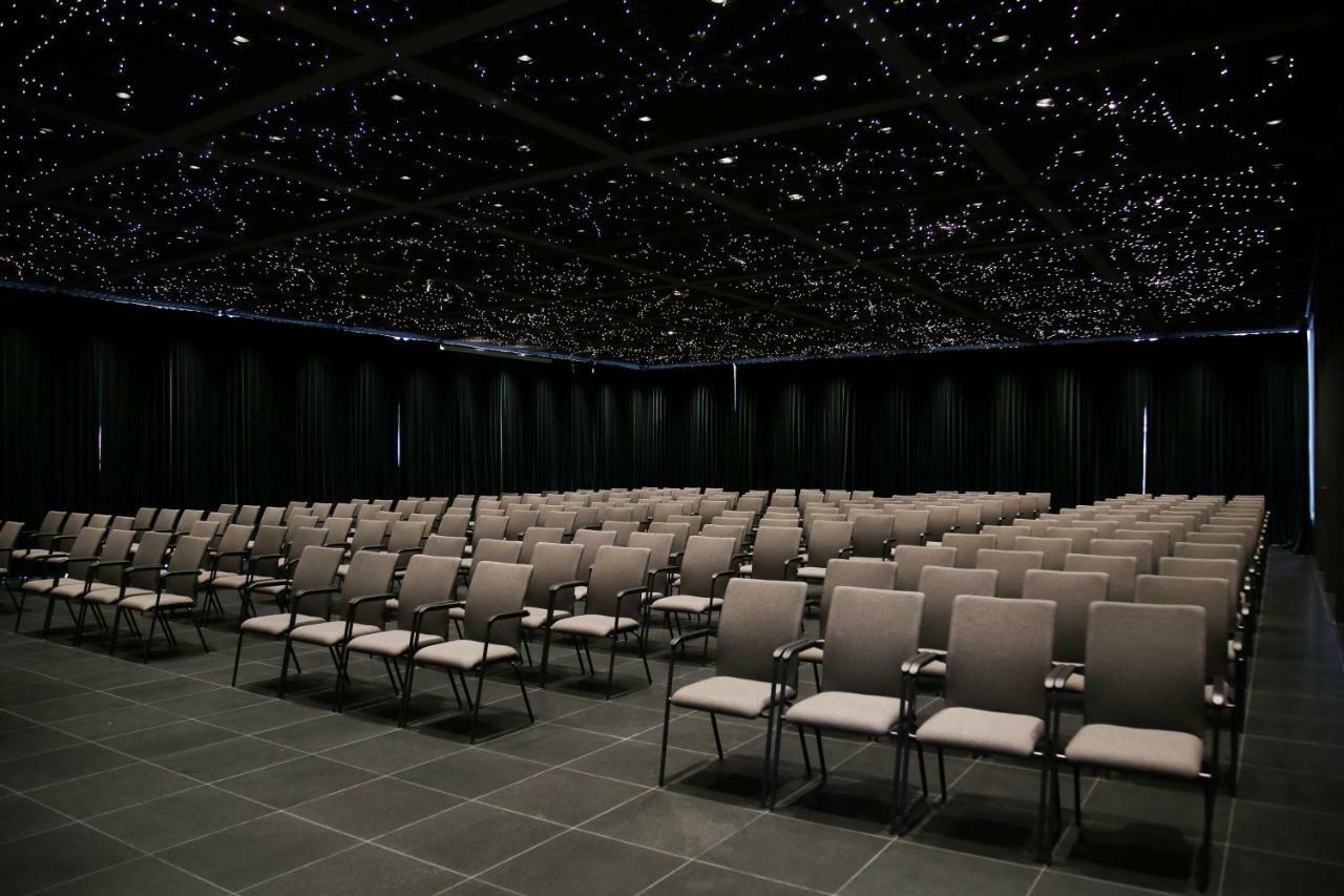 Maritim Hotel Plaza Tirana Eksteriør billede The auditorium
